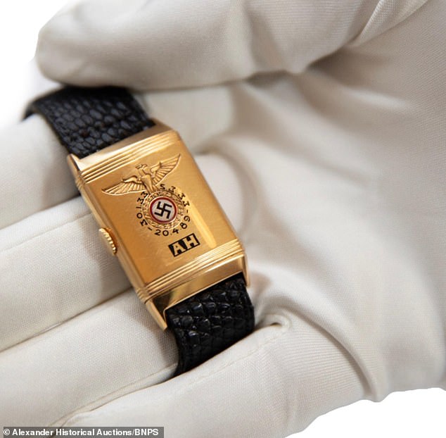 Diktátorovy hodinky prodány za 26,5 milionu