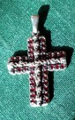 Křížek s granáty