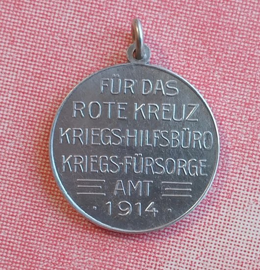 Tragbare Medaille 1914 erster Weltkrieg -- Rotes Kreuz Kriegshilfsbüro Kriegsfürsorgeamt