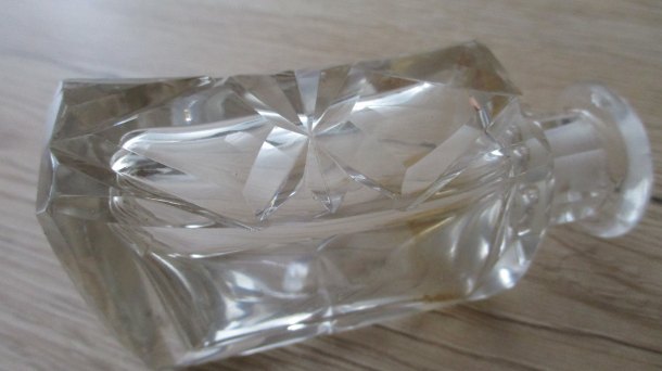 Parfém - Broušené sklo