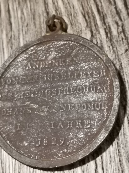 Cca.200 let stará pamětní medaile