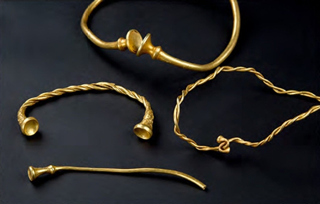 Detektorem kovů našli zřejmě nejstarší zlaté keltské šperky doby železné |  LovecPokladu.cz