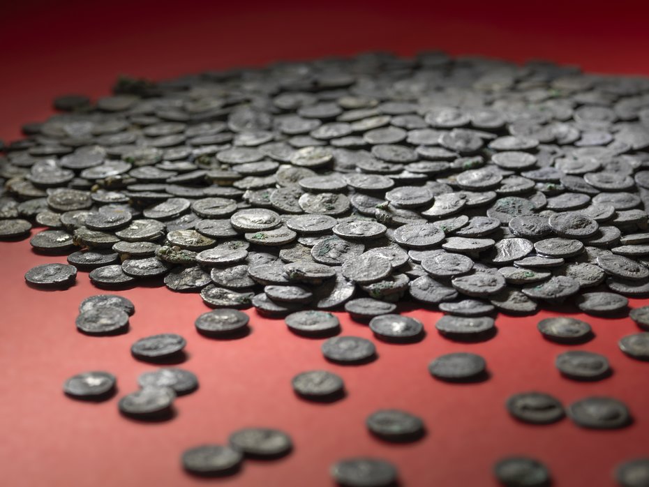 Největší římský poklad stříbrných mincí v Bavorsku