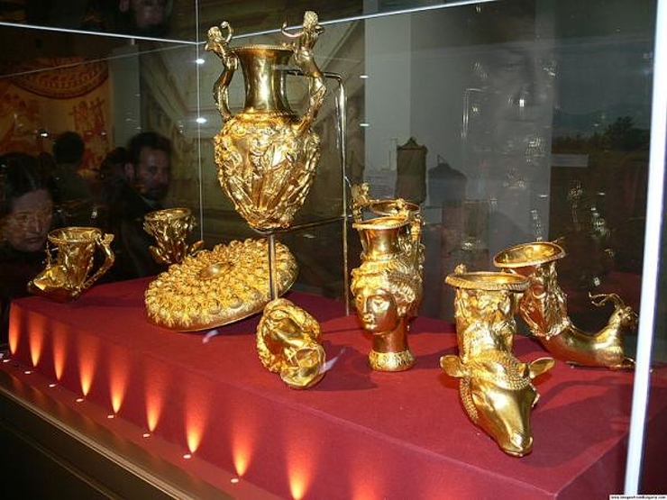 30 Sep 2012 Thracian tomb with golden treasure