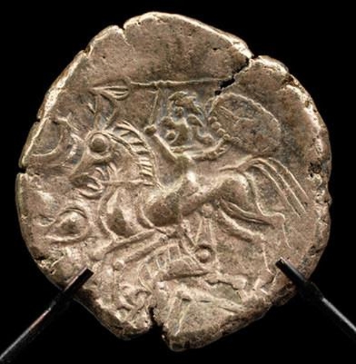 19. 3. 2007 Poklad 545 keltských mincí