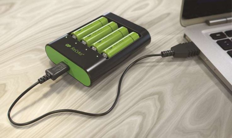Inteligentní GP USB nabíječka baterií s bateriemi GP ReCyko Pro 2000 mAh |  LovecPokladu.cz